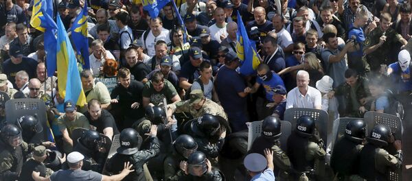 Беспорядки у здания Верховной Рады в Киеве - Sputnik Беларусь