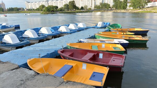 Прокат лодок и катамаранов. Архивное фото - Sputnik Беларусь