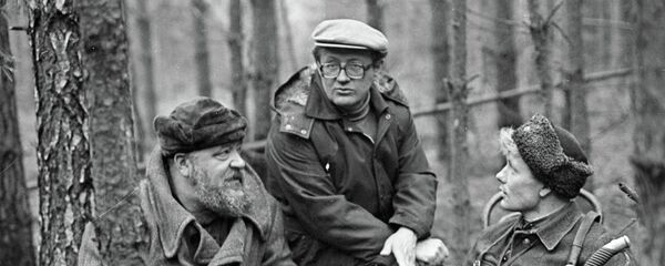 Писатель Алесь Адамович на съемках фильма Иди и смотри - Sputnik Беларусь