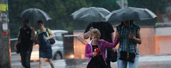 Сильный дождь, архивное фото - Sputnik Беларусь