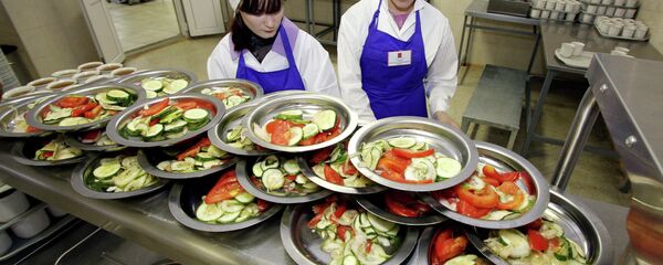 Организация питания в лагере, архивное фото - Sputnik Беларусь