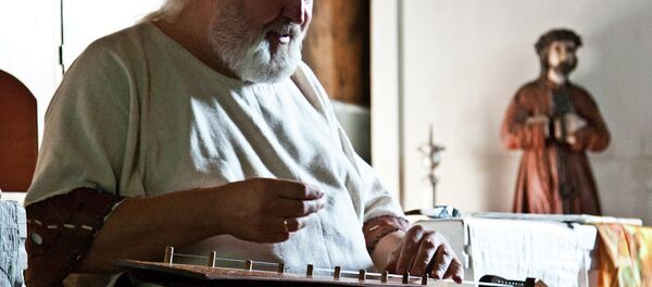 Монаспяктакль Івана Кірчука Споведзь пад стрэхамі Монаспяктакль Івана Кірчука Споведзь пад стрэхамі - Sputnik Беларусь