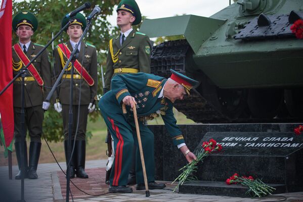 Открытие памятника танку Т-34-76 - Sputnik Беларусь