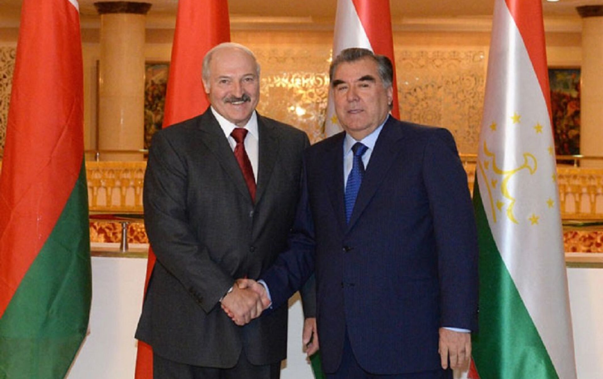 Таджики в белоруссии. Лукашенко и Рахмон. Лукашенко и Эмомали Рахмон. Таджикистан Белоруссия.
