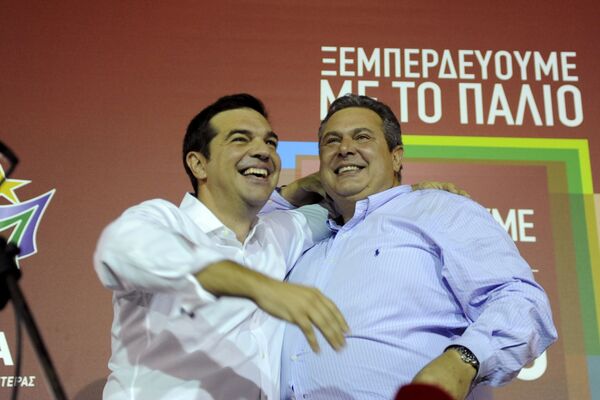 Премьер-министр Греции Алексис Ципрас (слева) и лидер партии Независимы греки Панос Камменос - Sputnik Беларусь