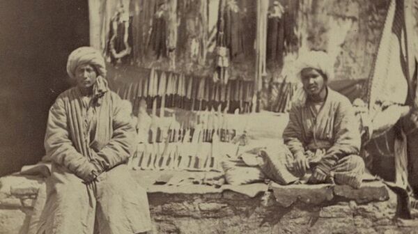 Продавец ножей в Самарканде. Туркестанский альбом. 1871-1872 - Sputnik Беларусь