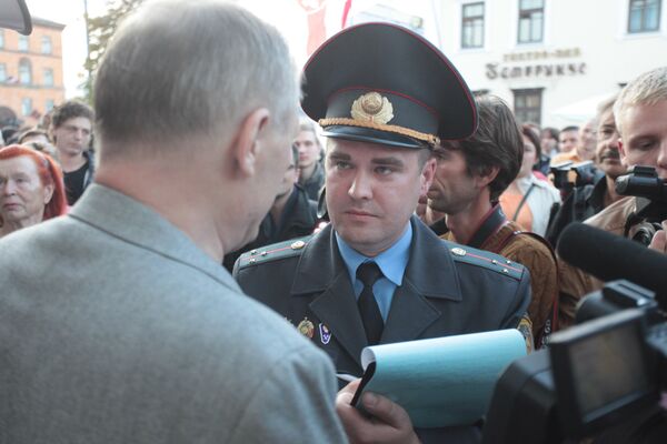 Сотрудники правоохранительных органов составили протокол в отношении Николая Статкевича - Sputnik Беларусь