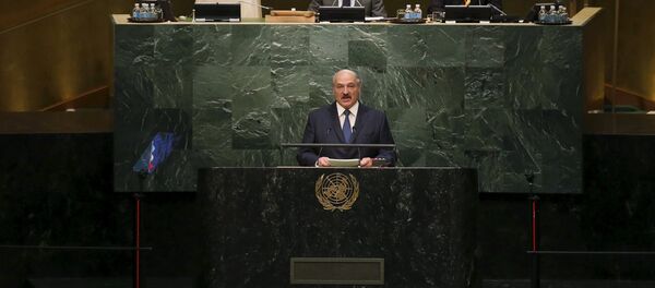 Александр Лукашенко во время выступления на Генассамблее ООН Александр Лукашенко во время выступления на Генассамблее ООН - Sputnik Беларусь