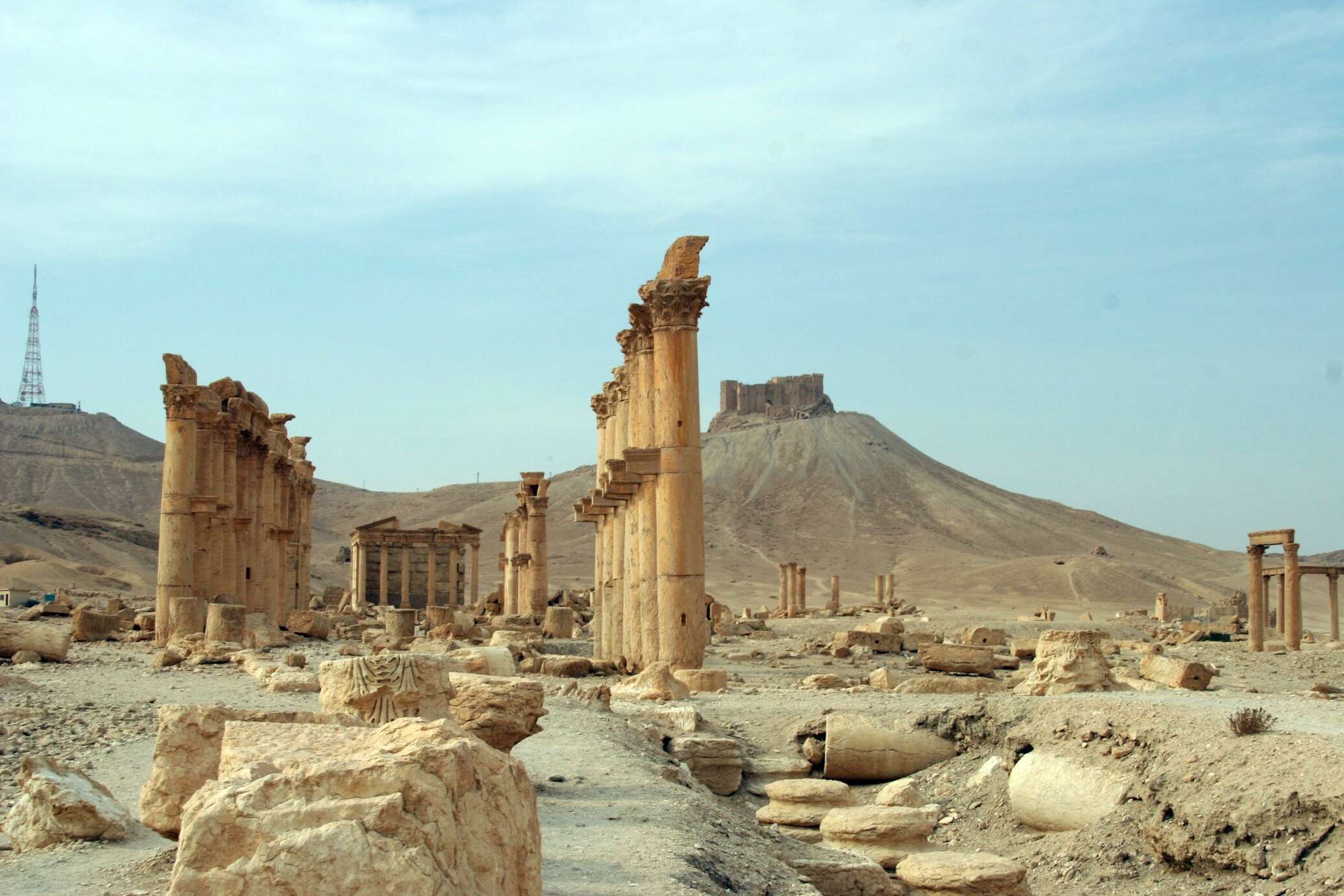 Разрушенные памятники культуры. Сирия древние развалины Пальмира. Пальмира город до войны. Храм Бэла в Пальмире взрыв. Пальмира Сирия после войны.