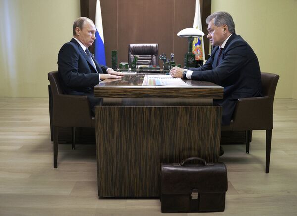 Встреча президента РФ Владивира Путина и министра оброны РФ Сергея Шойгу - Sputnik Беларусь