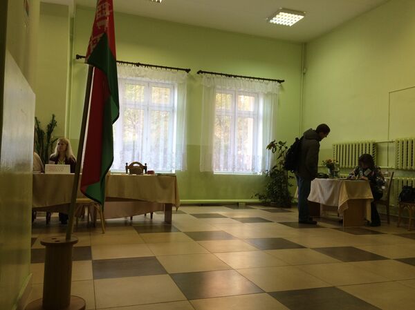 На избирательном участке №54 в Минске - Sputnik Беларусь