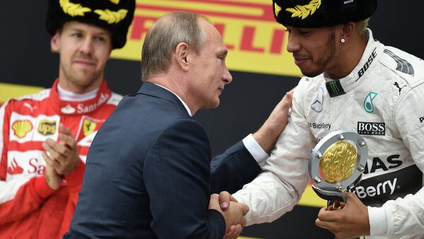 Президент РФ В.Путин посетил Гран-при России гонок Формула-1 в Сочи - Sputnik Беларусь