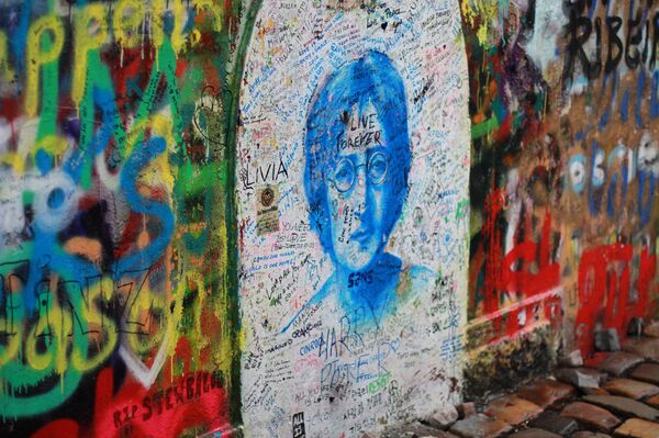 Джон Леннон. Граффити в Праге - Sputnik Беларусь