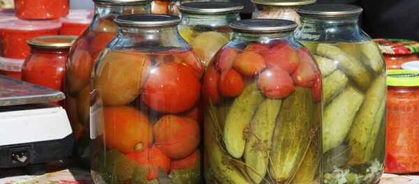 Продовольственные товары на продовольственной ярмарке - Sputnik Беларусь