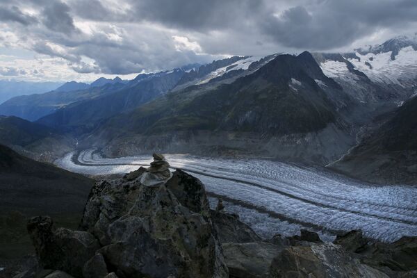 Самый большой ледник в Швейцарских Альпах Алеч - Sputnik Беларусь