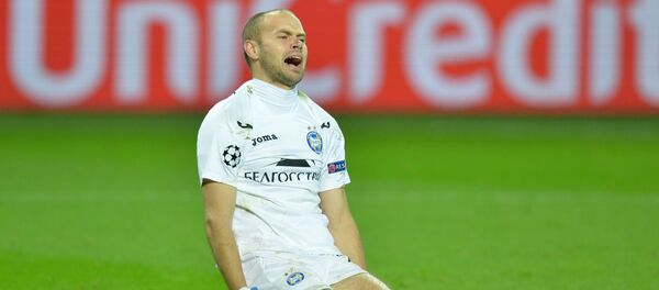 Голкипер Сергей Черник после пропущенного гола Голкипер Сергей Черник после пропущенного гола - Sputnik Беларусь