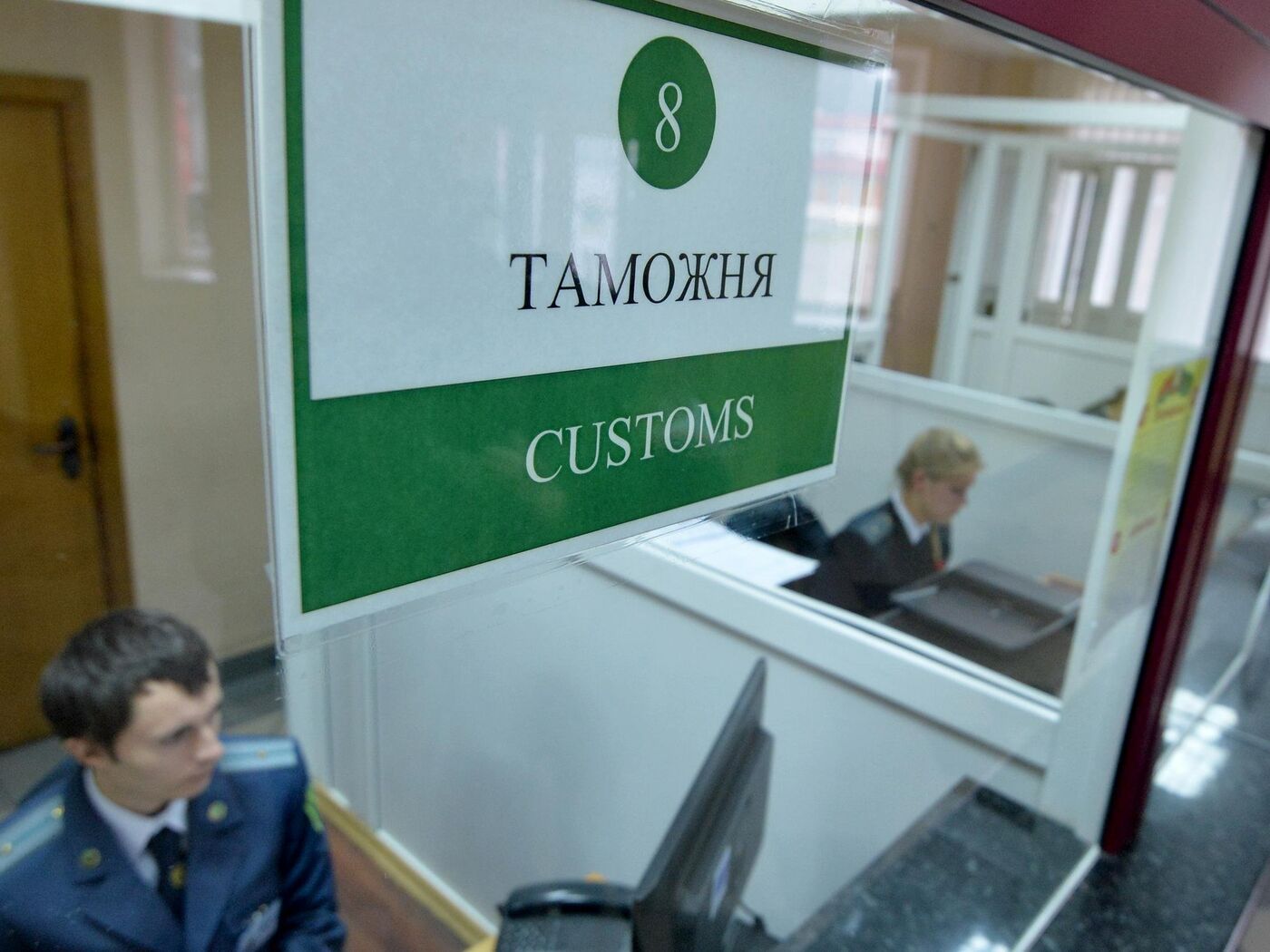 Таможня разъяснила некоторые моменты указа о льготной растаможке -  11.04.2019, Sputnik Беларусь