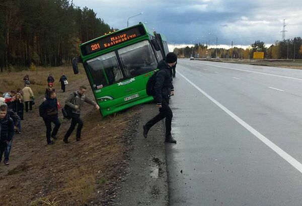 Авария автобуса в Мозыре - Sputnik Беларусь