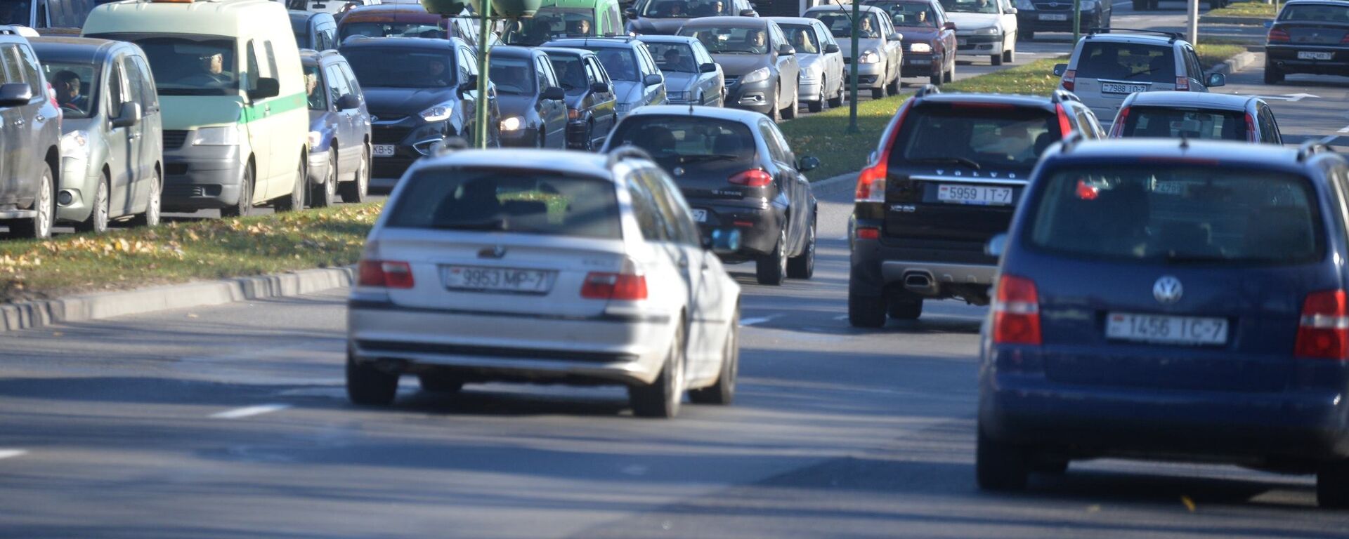 Автомобили на улице Орловской, архивное фото - Sputnik Беларусь, 1920, 15.07.2025