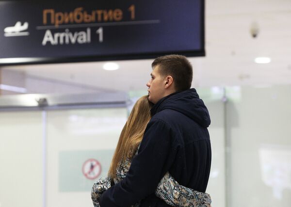 Родственники пассажиров рейса 9268 в аэропорту Пулково - Sputnik Беларусь
