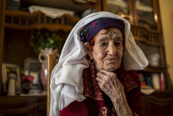 Татуированная алжирская женщина - Sputnik Беларусь