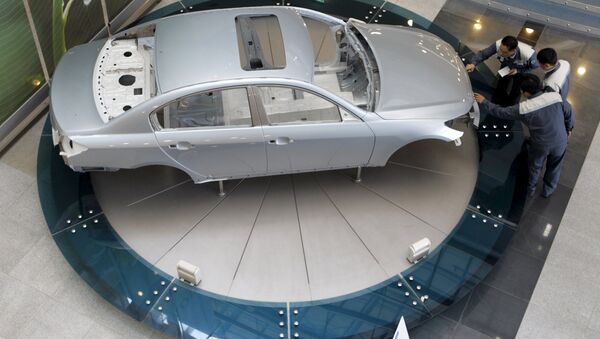 Инженеры Hyundai работают на созданием автомобиля под брендом Genesis - Sputnik Беларусь