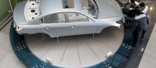 Инженеры Hyundai работают на созданием автомобиля под брендом Genesis - Sputnik Беларусь