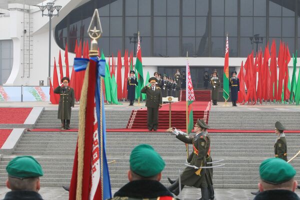 Лукашенко 6 ноября на площади Государственного флага - Sputnik Беларусь
