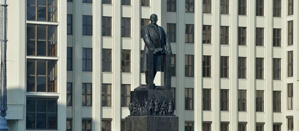 Памятник Ленину у Дома правительства - Sputnik Беларусь