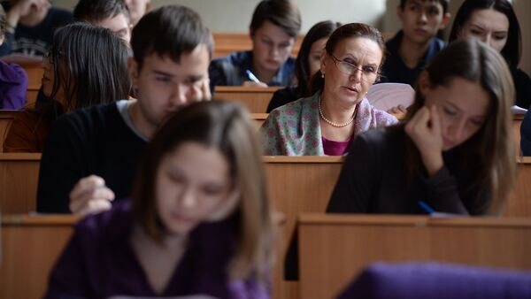 Студенты во время лекции - Sputnik Беларусь