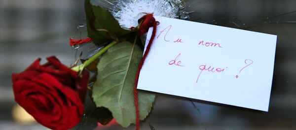 Роза на месте теракта в Париже - Sputnik Беларусь