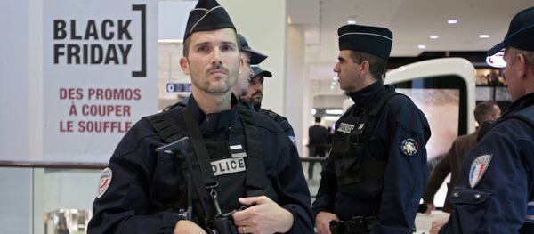 Наряд французской полиции в Париже - Sputnik Беларусь