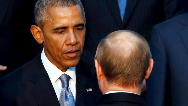 Барак Обама и Владимир Путин беседуют в ходе саммита G20 в Турции - Sputnik Беларусь
