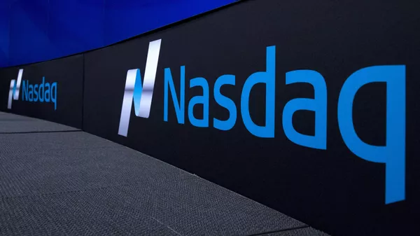 Логотип биржи NASDAQ - Sputnik Беларусь