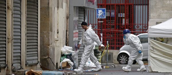 Криминалисты работают на месте захвата вблизи Парижа Криминалисты работают на месте захвата вблизи Парижа - Sputnik Беларусь