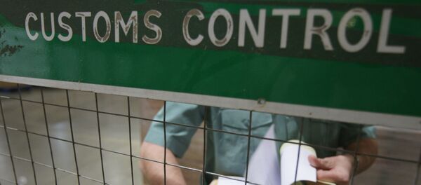 Работа сотрудника таможенной службы - Sputnik Беларусь