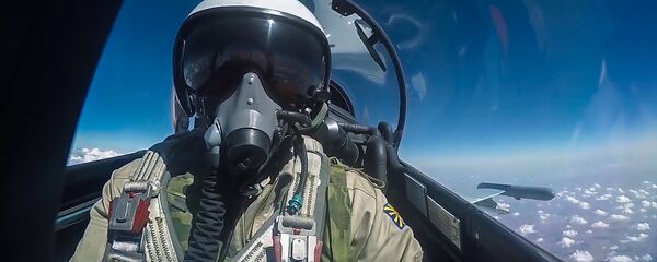 Пилот истребителя Су-30 ВКС РФ - Sputnik Беларусь