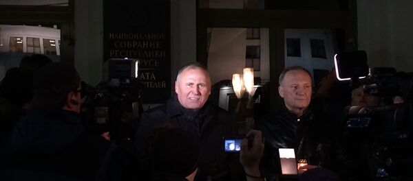 Николай Статкевич на несанкционированной акции в Минске - Sputnik Беларусь