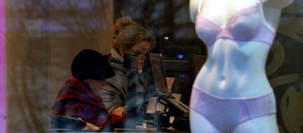 Покупатели магазина Милавица в Минске - Sputnik Беларусь