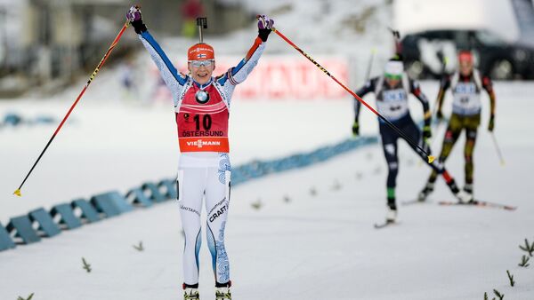 Кайса Мякяряйнен (Финляндия) на финише гонки - Sputnik Беларусь