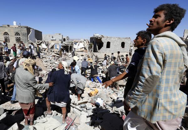 Последствия авианалета ВВС коалиции во главе с Саудовской Аравией в столице Йемена Сане - Sputnik Беларусь
