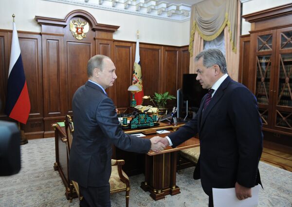 Президент России Владимир Путин (слева) и министр обороны РФ Сергей Шойгу - Sputnik Беларусь