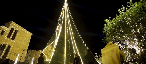 Рожденственское дерево в Библосе, Бейрут - Sputnik Беларусь