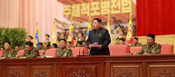 Ким Чен Ын выступает с обращением к представителям корейской народной армии Ким Чен Ын выступает с обращением к представителям корейской народной армии - Sputnik Беларусь