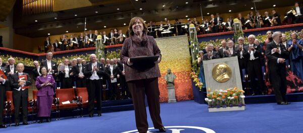 Светлана Алексиевич на церемонии вручения Нобелевской премии - Sputnik Беларусь