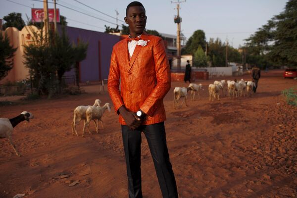 Модель в костюме малийских дизайнеров - Sputnik Беларусь