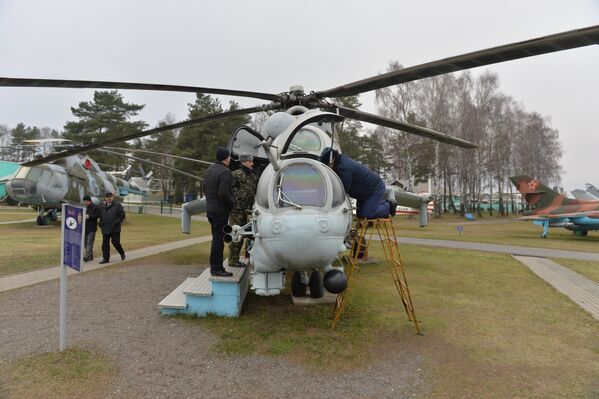 Модель Ми-24П является пушечным вариантом вертолета. Оснащена двуствольной пушкой ГШ-30 калибром 30 мм. - Sputnik Беларусь