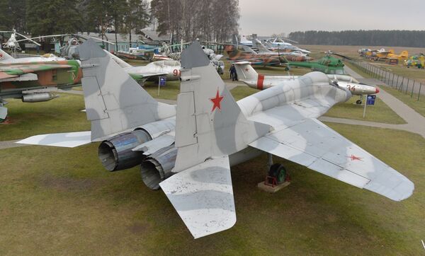 Реактивный истребитель четвертого поколения МиГ-29 - один из лучших представителей в своем классе. Машина спроектирована для завоевания превосходства в воздухе в зоне боевых действий. Кроме этого может выполнять задачи и на небольших удалениях от фронта. - Sputnik Беларусь
