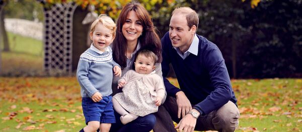 Герцога и герцогиня Кембриджские Уильяма и Кейт с детьми - Sputnik Беларусь