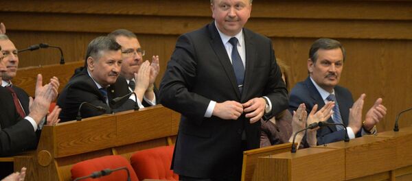 Андрей Кобяков в Овальном зале белорусского парламента. Андрей Кобяков в Овальном зале белорусского парламента. - Sputnik Беларусь